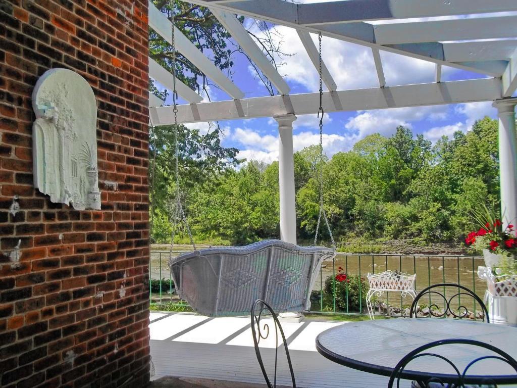 The Rivers Edge Executive Suites Tiffin Exterior foto